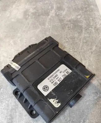 Volkswagen Touareg I Gearbox control unit/module 09D927750BE