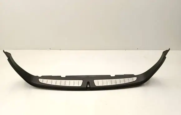 Trunk/boot sill cover protection