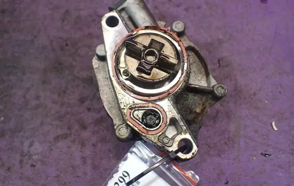 Peugeot 206 Vacuum pump 9658398080