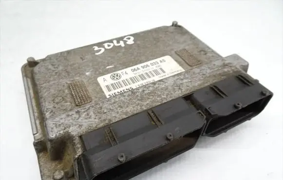 Volkswagen Golf IV Engine control unit/module 06A906033AS 5WP40151