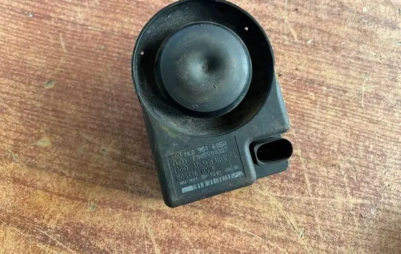 Alarm system siren