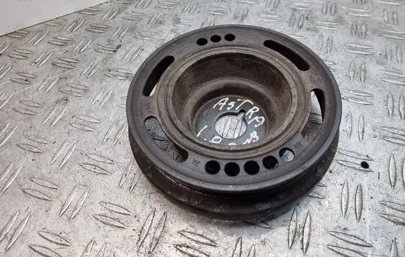 Opel Astra H Crankshaft pulley 55559328