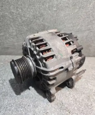 Volkswagen Golf VI Generator/alternator 03L903023F
