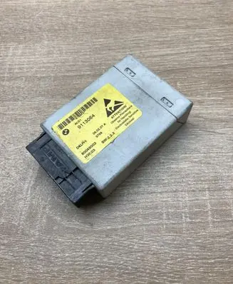 BMW 5 E60 E61 Central console control unit 9113064