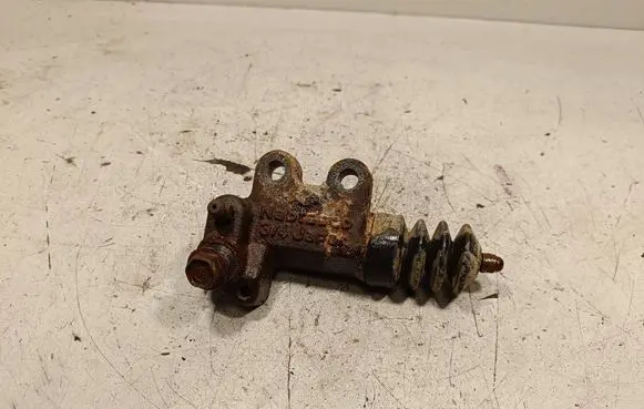 Nissan Navara D40 Master brake cylinder