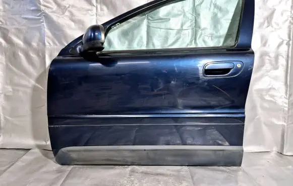 Volvo XC70 Front door