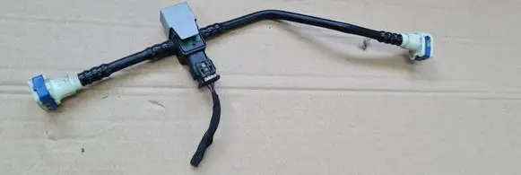 Chrysler Pacifica Fuel pressure sensor 68505216AA