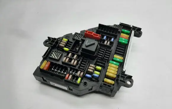 BMW X3 F25 Fuse module 9315151 1670499