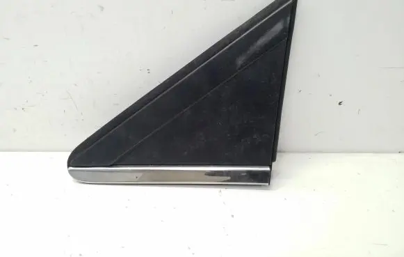 Chrysler Town u0026 Country V Fender end trim 1BE43TRMAA