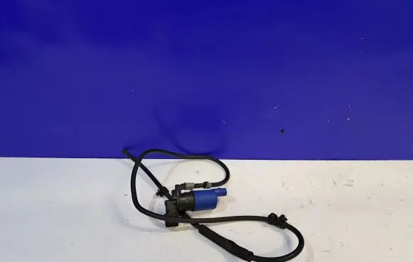 Jaguar XF X260 Windscreen/windshield washer pump AV6113KO82AA