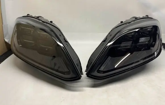 Porsche Cayenne (9Y0 9Y3) Headlights/headlamps set 9Y0941059T