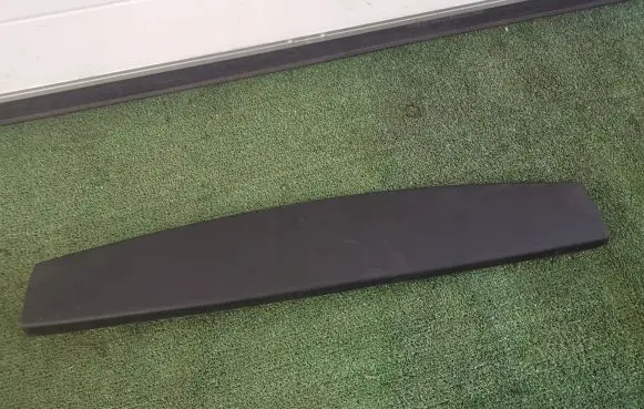 Mazda 3 II Tailgate/trunk upper cover trim BJT668930