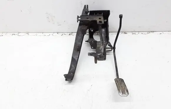 Volkswagen Transporter - Caravelle T4 Pedal assembly 701721315B