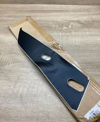 Opel Astra G Front door window/glass frame 13157073