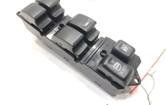Mitsubishi Outlander Electric window control switch 8608A187