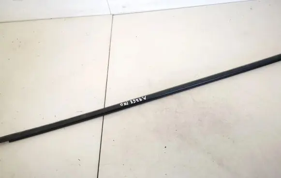 Mazda 3 I Front door glass trim molding 