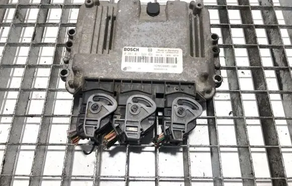 Renault Trafic II (X83) Engine control unit/module ECU 0281011529