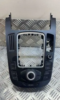 Head unit multimedia control