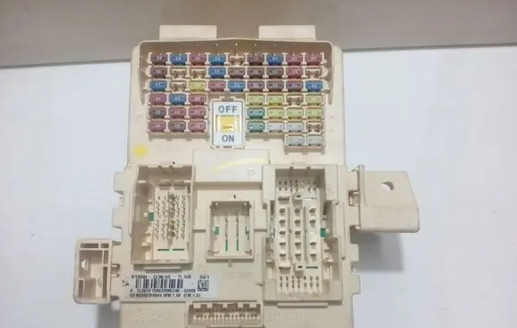 Hyundai Tucson TL Fuse module 91950D3610
