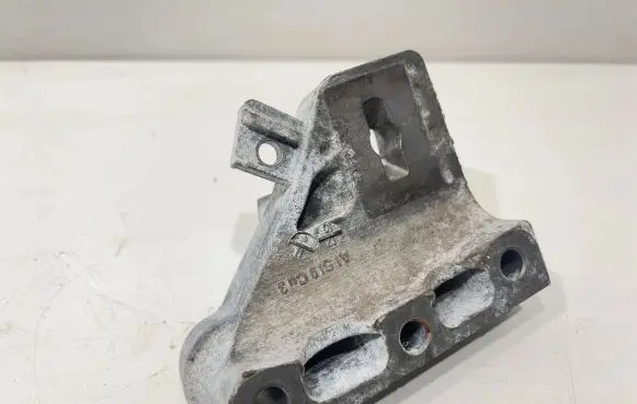 Mini Cooper Countryman R60 Engine mounting bracket A1SI9Cu3