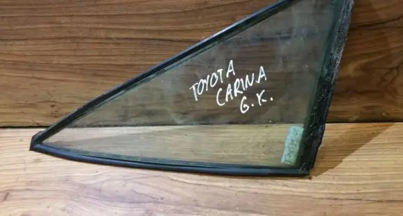 Toyota Carina T190 Rear vent window glass 