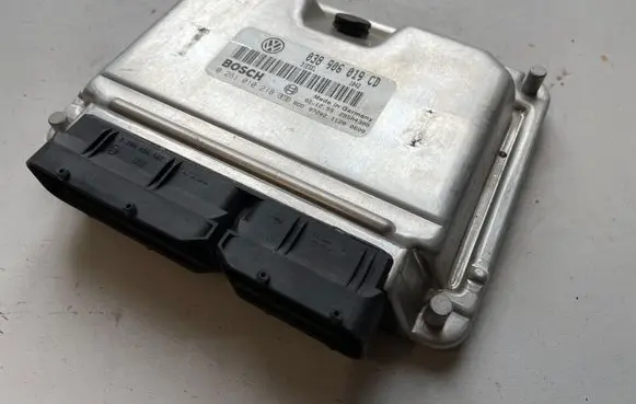 Volkswagen PASSAT B5 Engine control unit/module 038906019CD