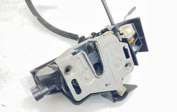 Mercedes-Benz ML W163 Front door lock A1637202635