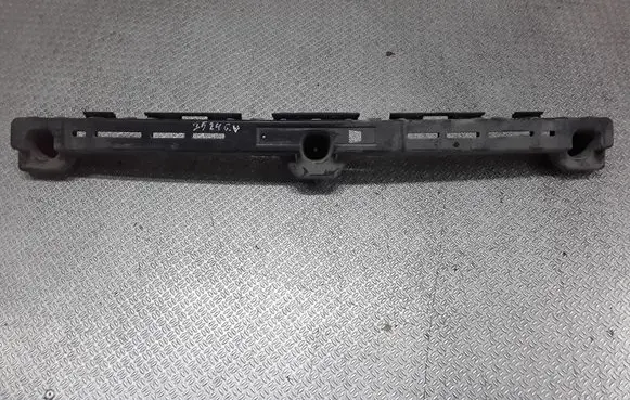 Rear bumper mounting bracket