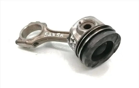 Toyota Avensis T250 Piston with connecting rod 