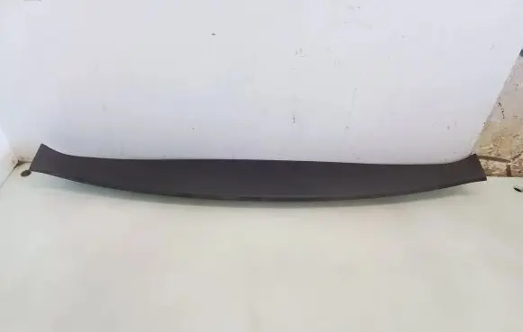 Toyota Corolla Verso E121 Tailgate/trunk upper cover trim 
