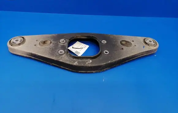 Mercedes-Benz CLS C219 Rear differential/diff mount bracket A2303521806