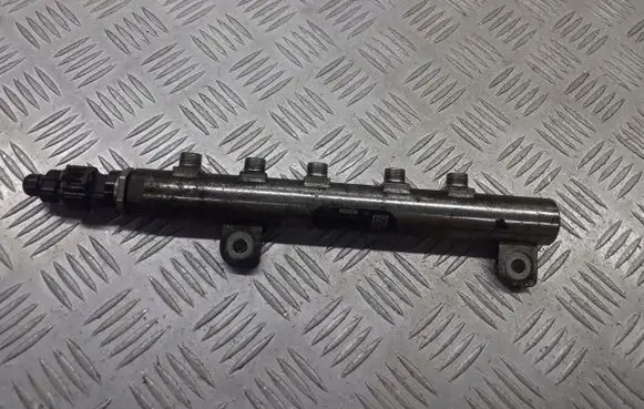 Opel Zafira B Fuel main line pipe 551973700445214095