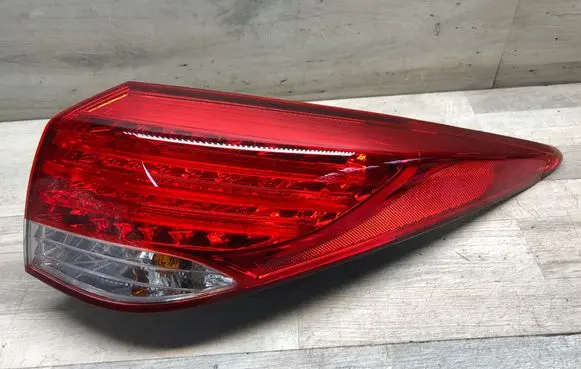 Hyundai i40 Rear/tail lights 924023Z0