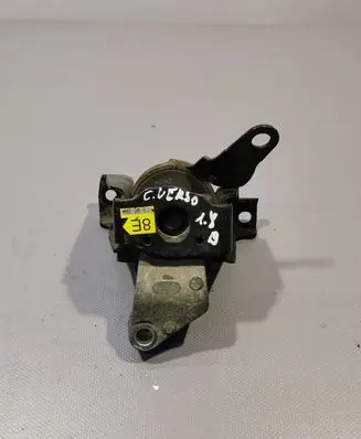 Toyota Corolla Verso E121 Engine mount bracket