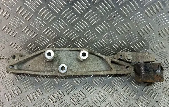 Volvo XC90 Rear differential/diff mount bracket 31437941