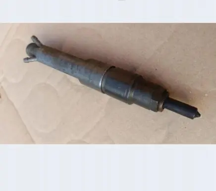 Volkswagen Golf I Fuel injector 028130201