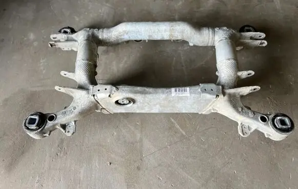 BMW 5 E60 E61 Rear axle beam 6761906
