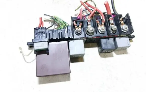 Volkswagen Golf IV Fuse box set 8l0941822 141951253b