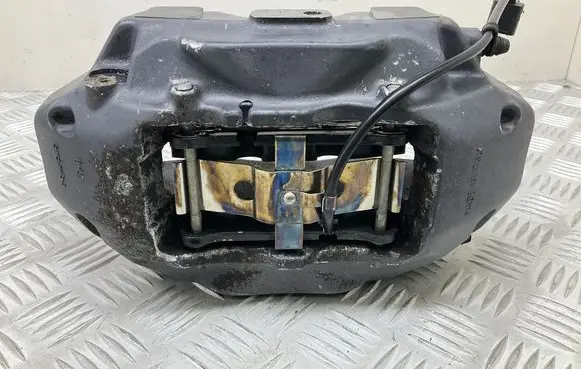 Volkswagen Touareg II Front brake caliper