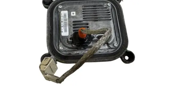 Ford Focus Headlight ballast module Xenon 35XT52D1