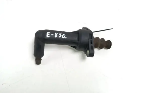 Clutch slave cylinder