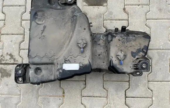 Audi Q3 AdBlue liquid reservoir 5QF1177N KOF2726981D 5Q0131969E
