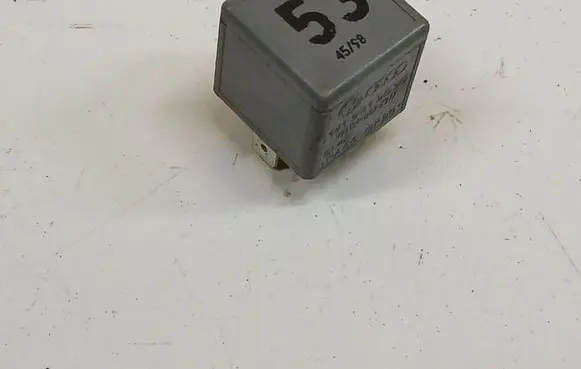 Volkswagen Golf IV Other relay 141951253B
