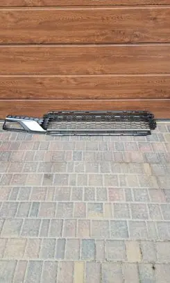 Volkswagen Golf VII Front bumper lower grill 5G0853677J 0001109441000100