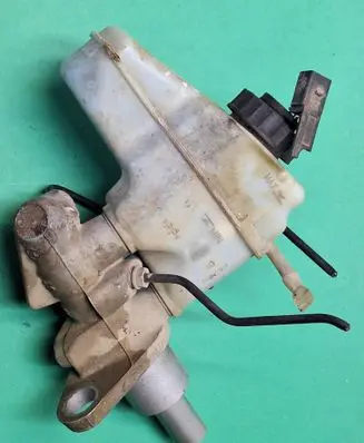 Volkswagen Caddy Master brake cylinder 1k2611301c