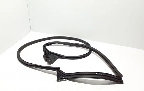 Audi Q8 Front door rubber seal 4M8831708E