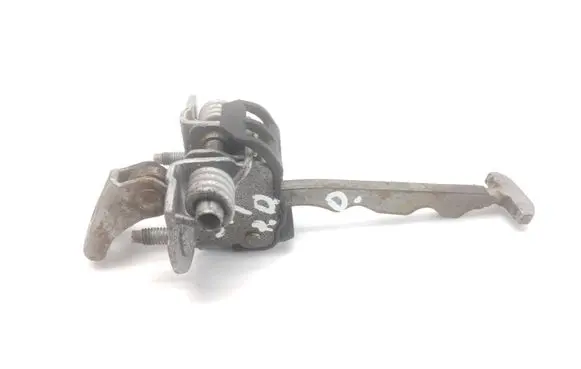 Opel Vectra C Front door check strap stopper