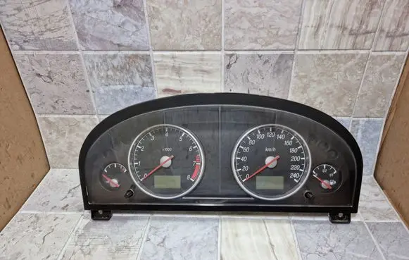 Ford Mondeo Mk III Speedometer (instrument cluster) 1S7F10841 6620