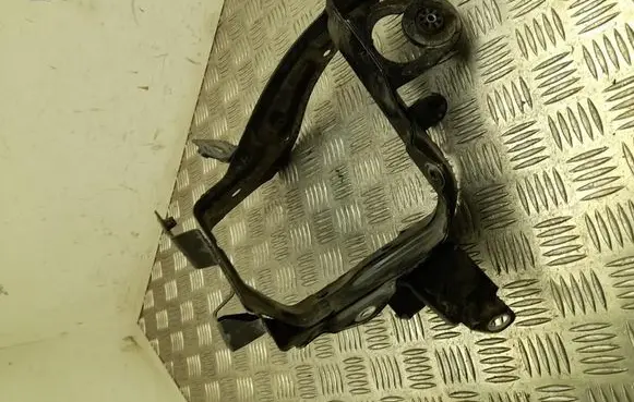 Volkswagen Touareg III Engine mounting bracket 760821107