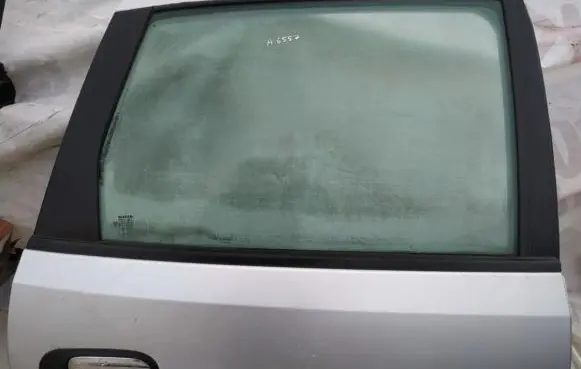 Nissan Almera Tino Rear door window glass